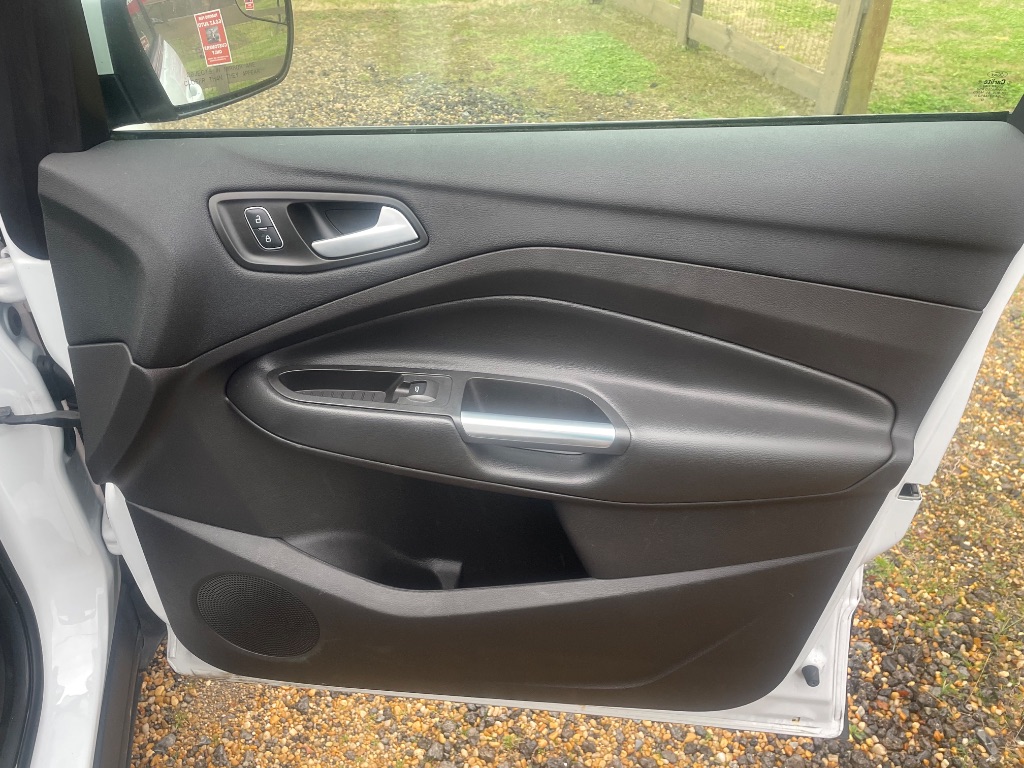 2018 Ford Escape - $9,995