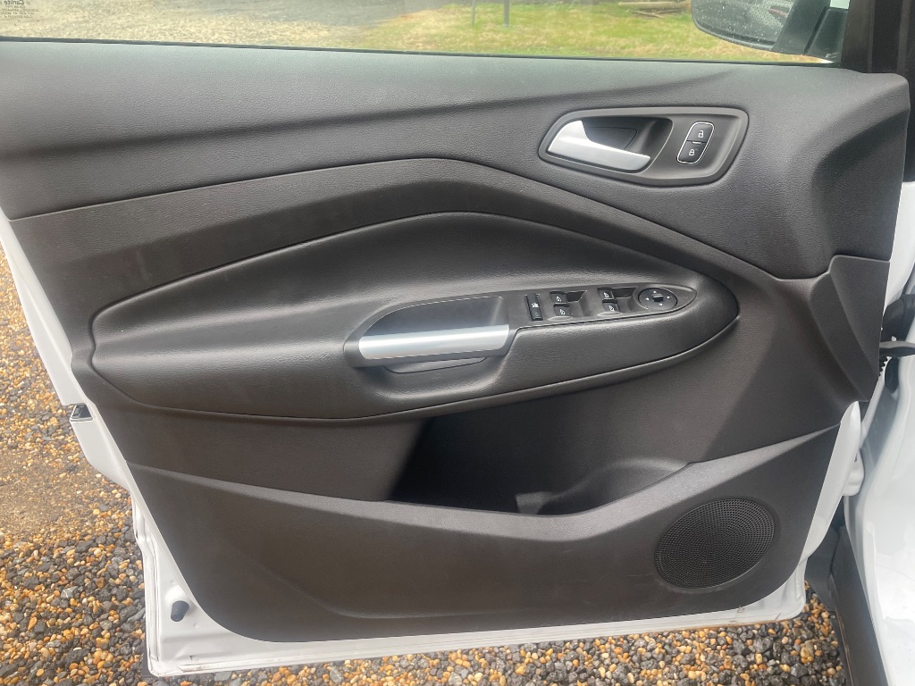 2018 Ford Escape - $9,995