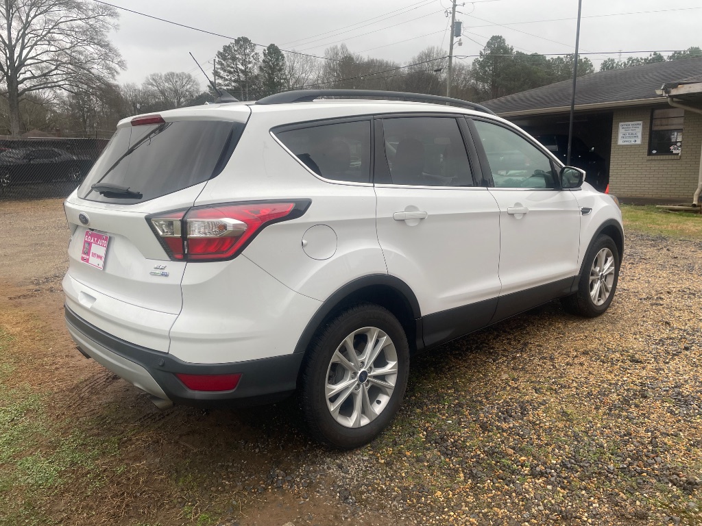 2018 Ford Escape - $9,995