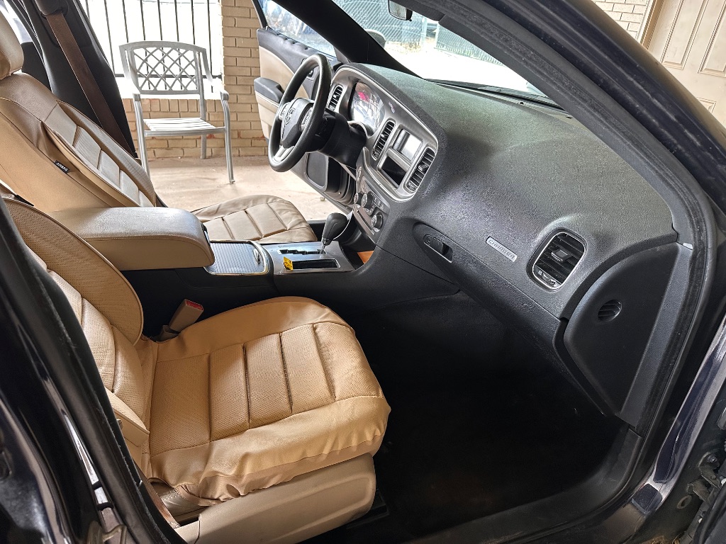 2011 Dodge Charger - $5,995