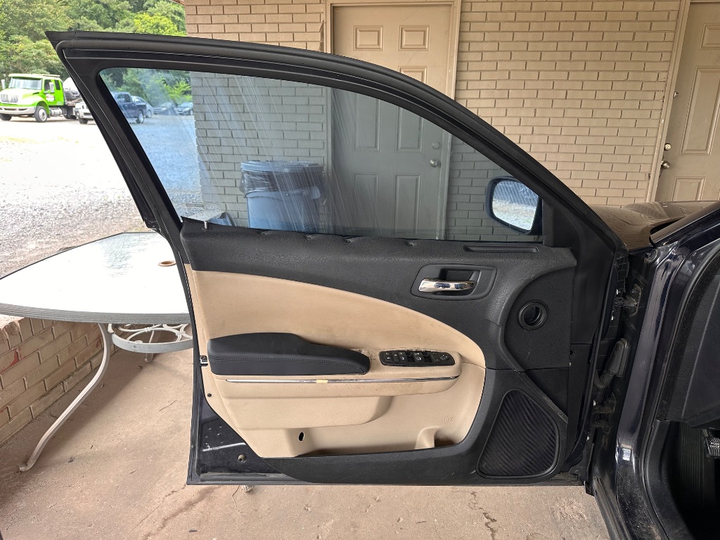 2011 Dodge Charger - $5,995