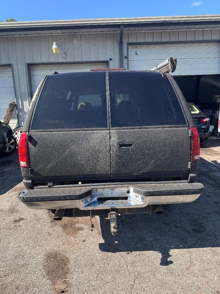 1996 Chevrolet Suburban K2500 photo