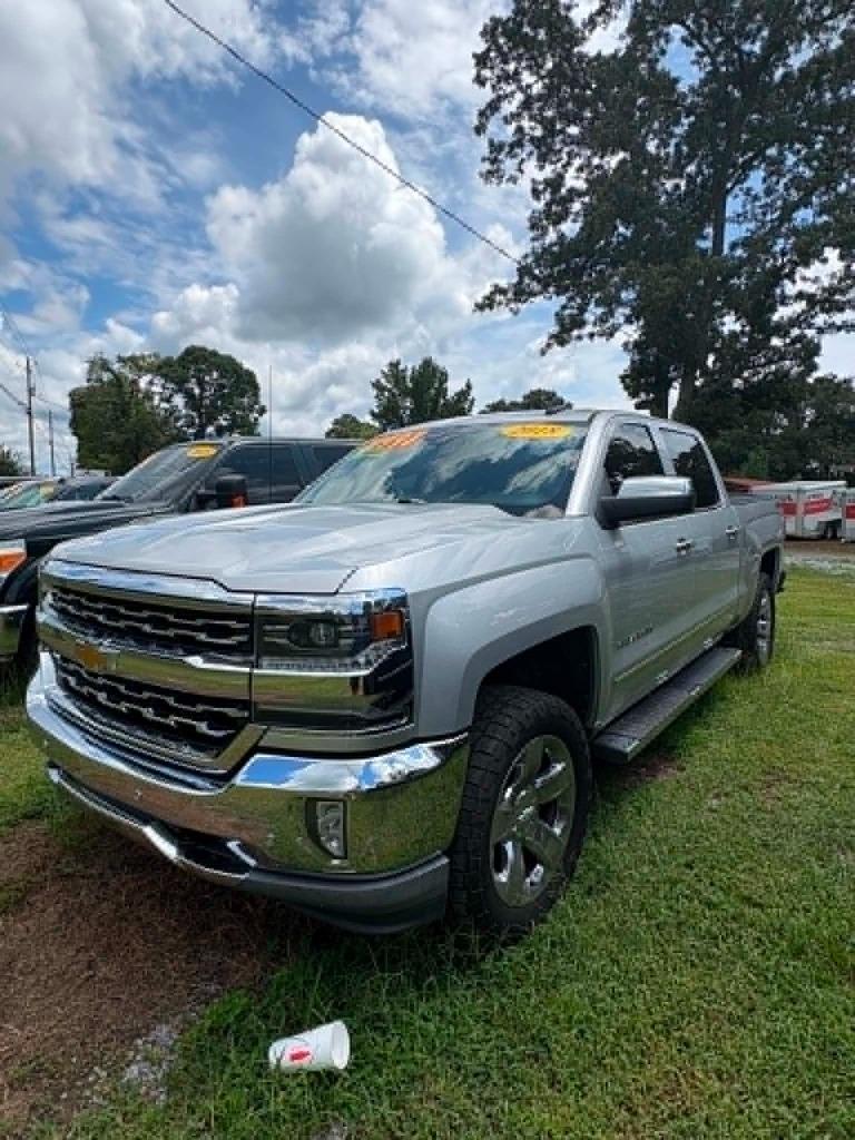 2018 Chevrolet Silverado - $21,997