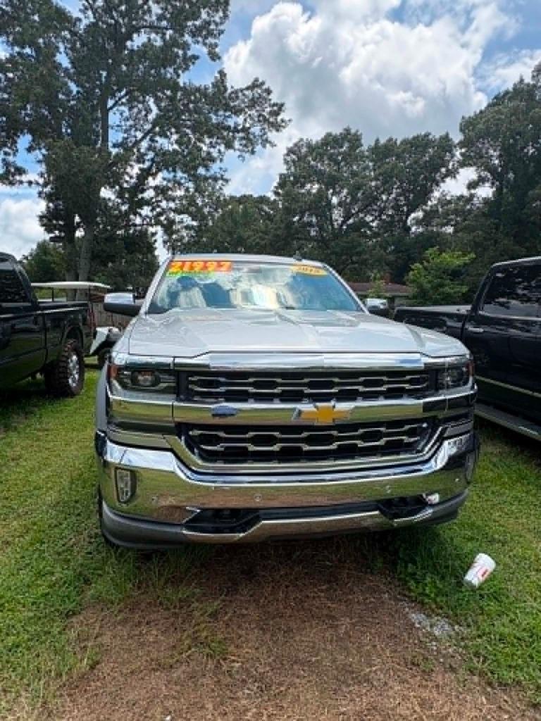 2018 Chevrolet Silverado - $21,997