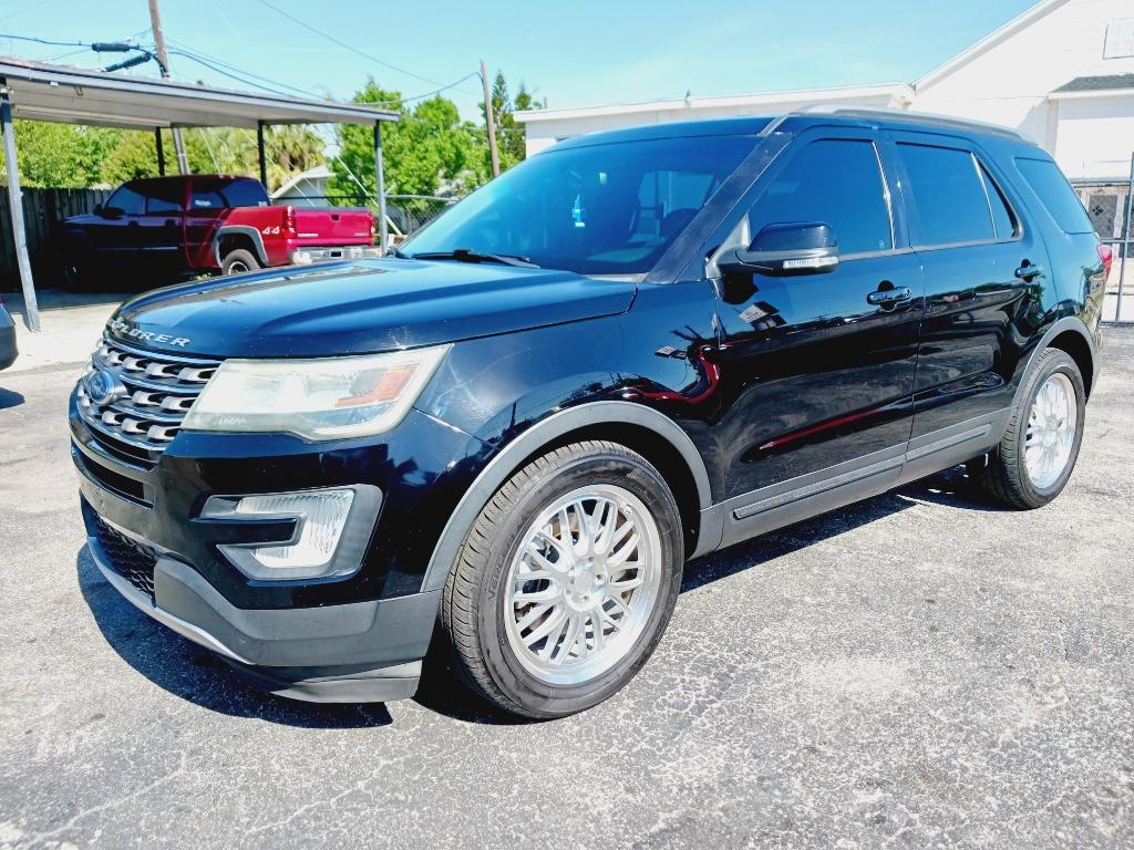 2016 Ford Explorer XLT photo