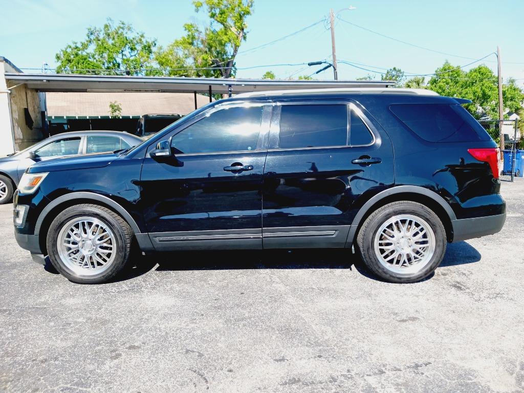 2016 Ford Explorer XLT photo