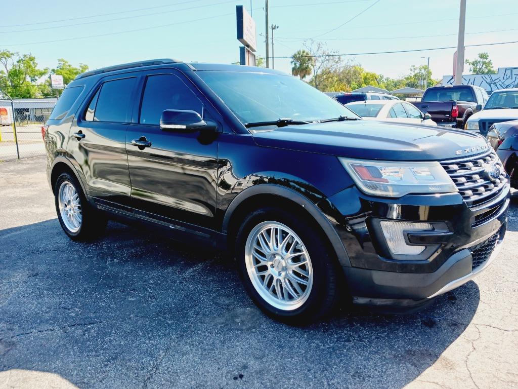 2016 Ford Explorer XLT photo