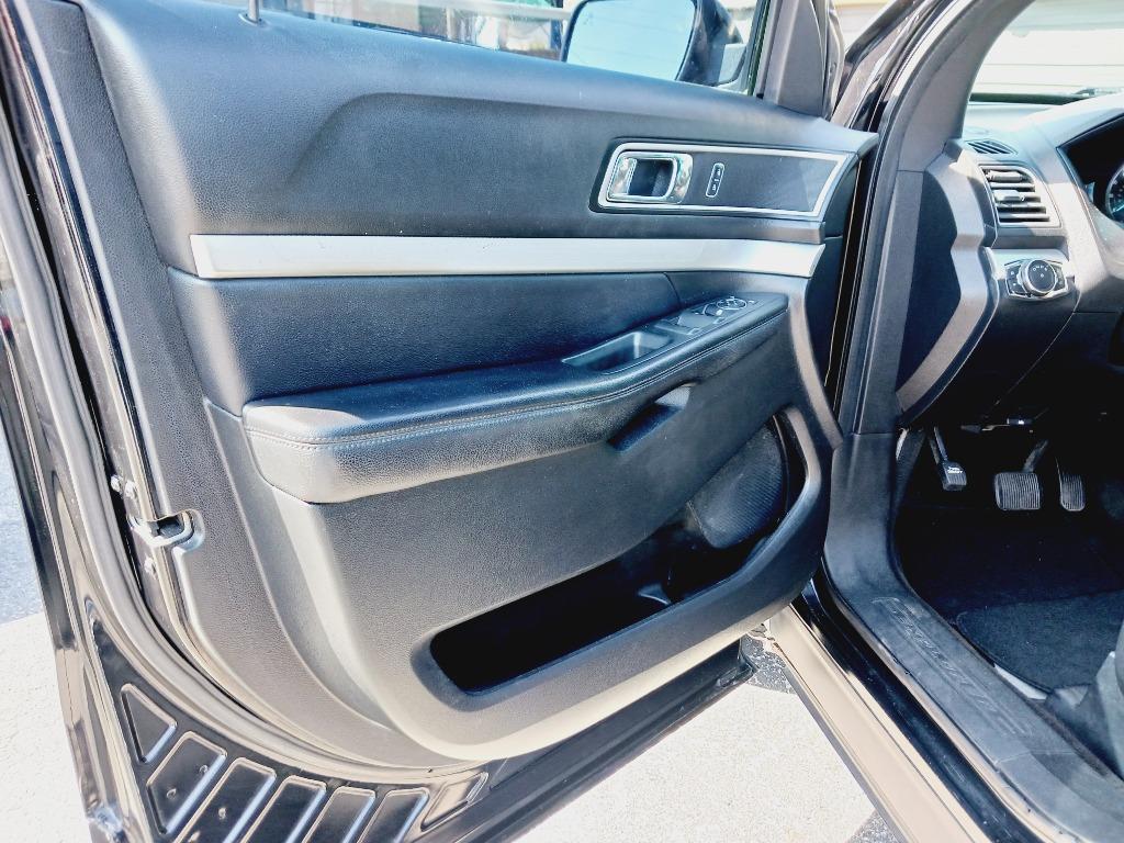 2016 Ford Explorer XLT photo