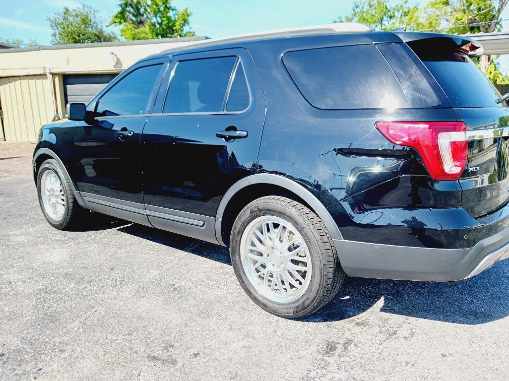 2016 Ford Explorer XLT photo