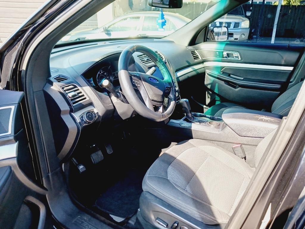 2016 Ford Explorer XLT photo