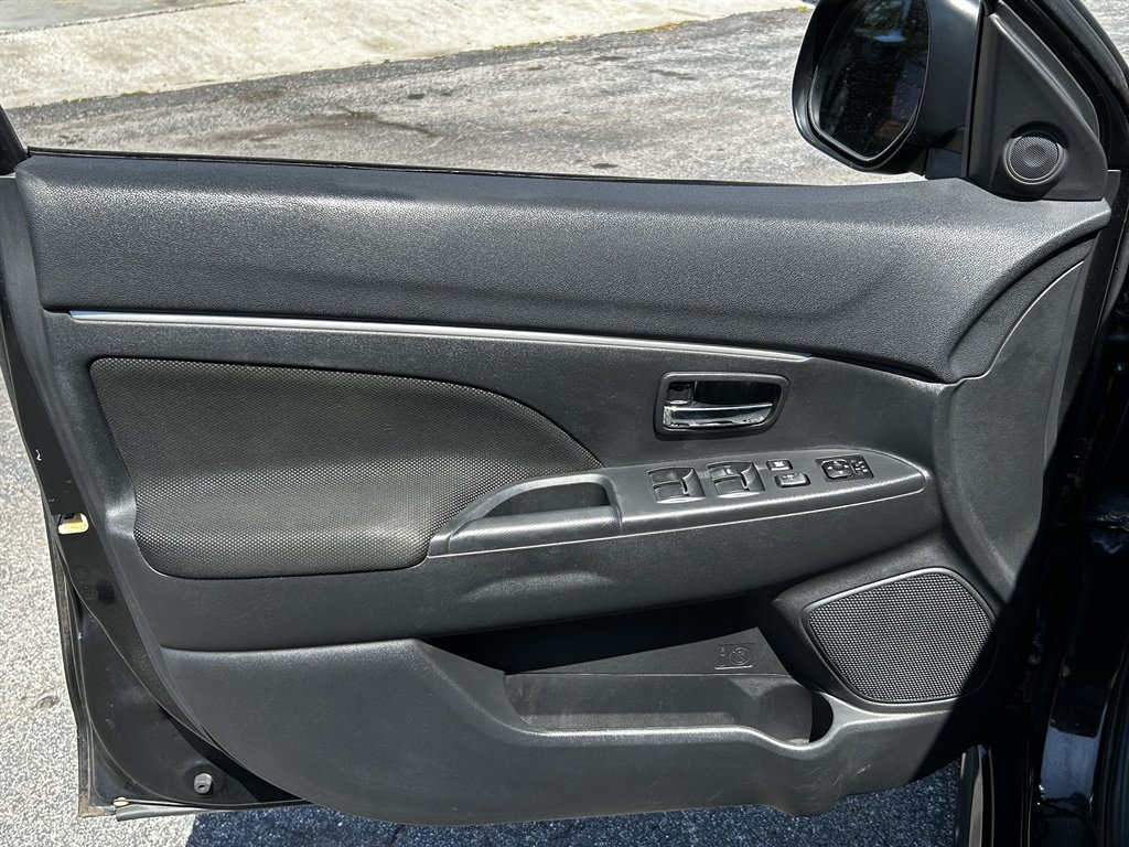 2012 Mitsubishi Outlander Sport SE photo