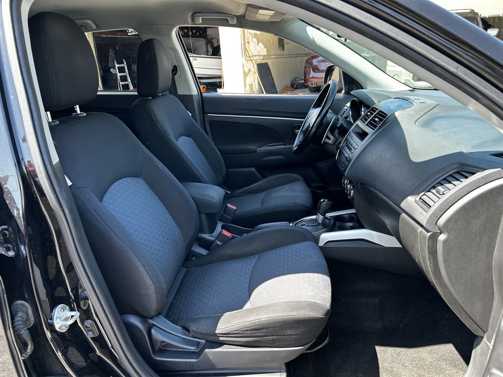 2012 Mitsubishi Outlander Sport SE photo