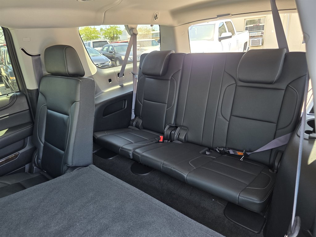 2017 Chevrolet Suburban 1500 LT photo