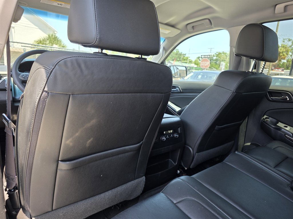 2017 Chevrolet Suburban 1500 LT photo