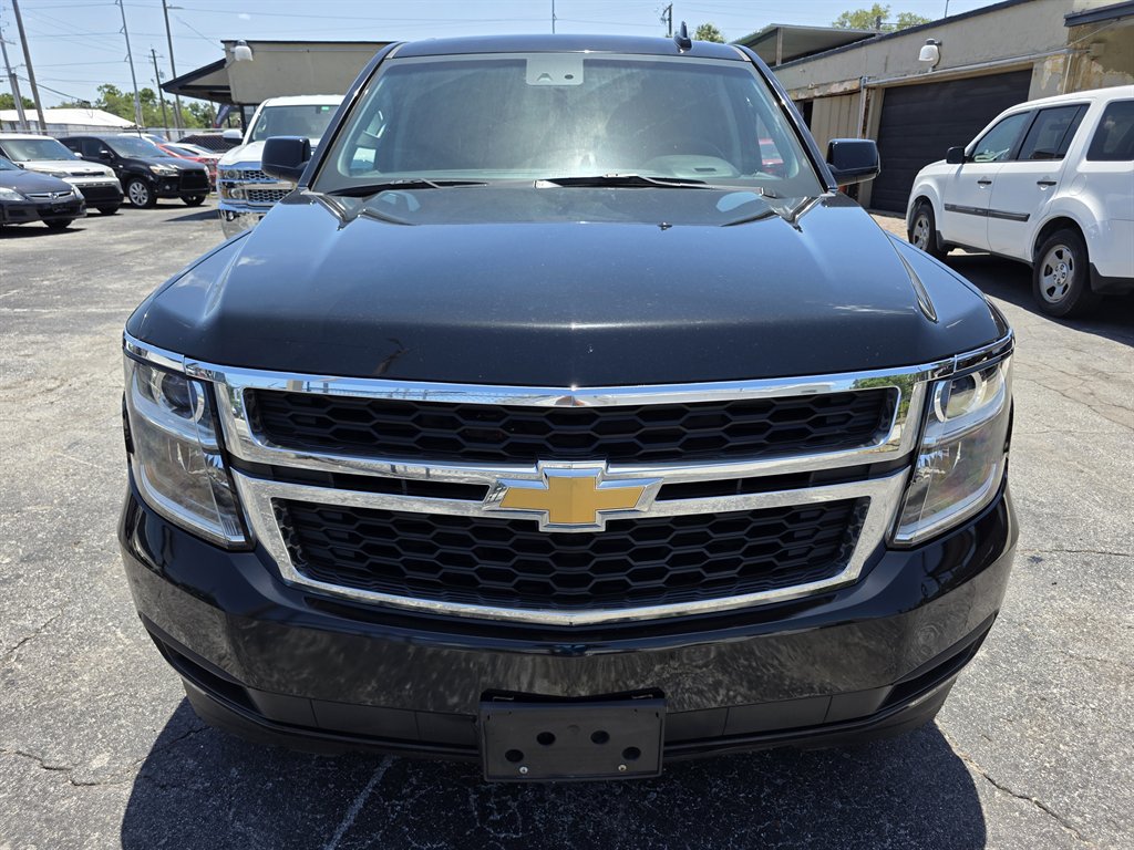 2017 Chevrolet Suburban 1500 LT photo