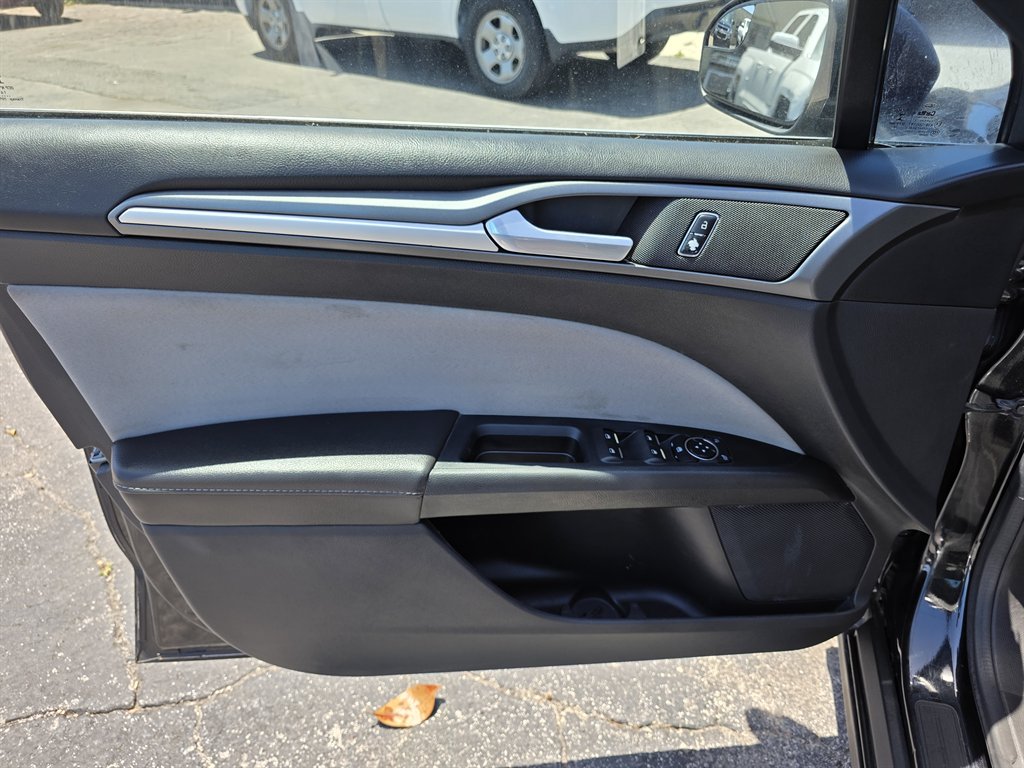 2015 Ford Fusion S photo