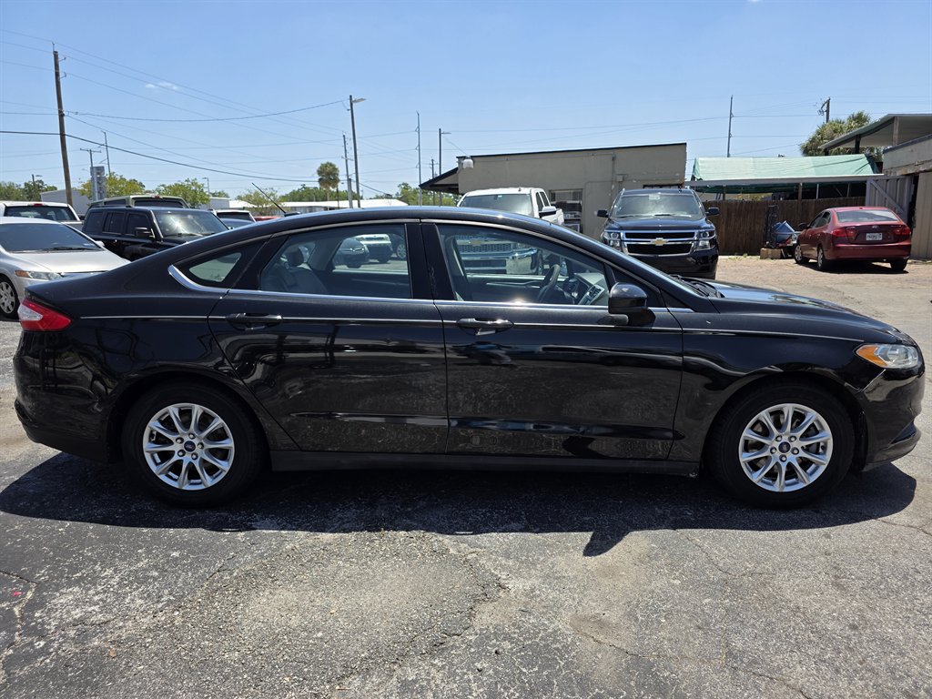 2015 Ford Fusion S photo