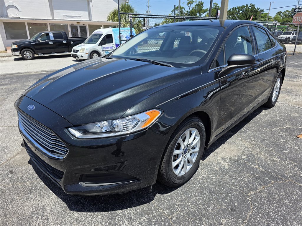 2015 Ford Fusion S photo