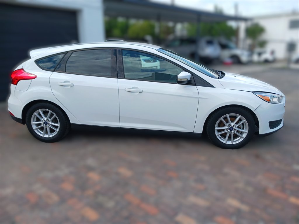 2017 Ford Focus - $3,990