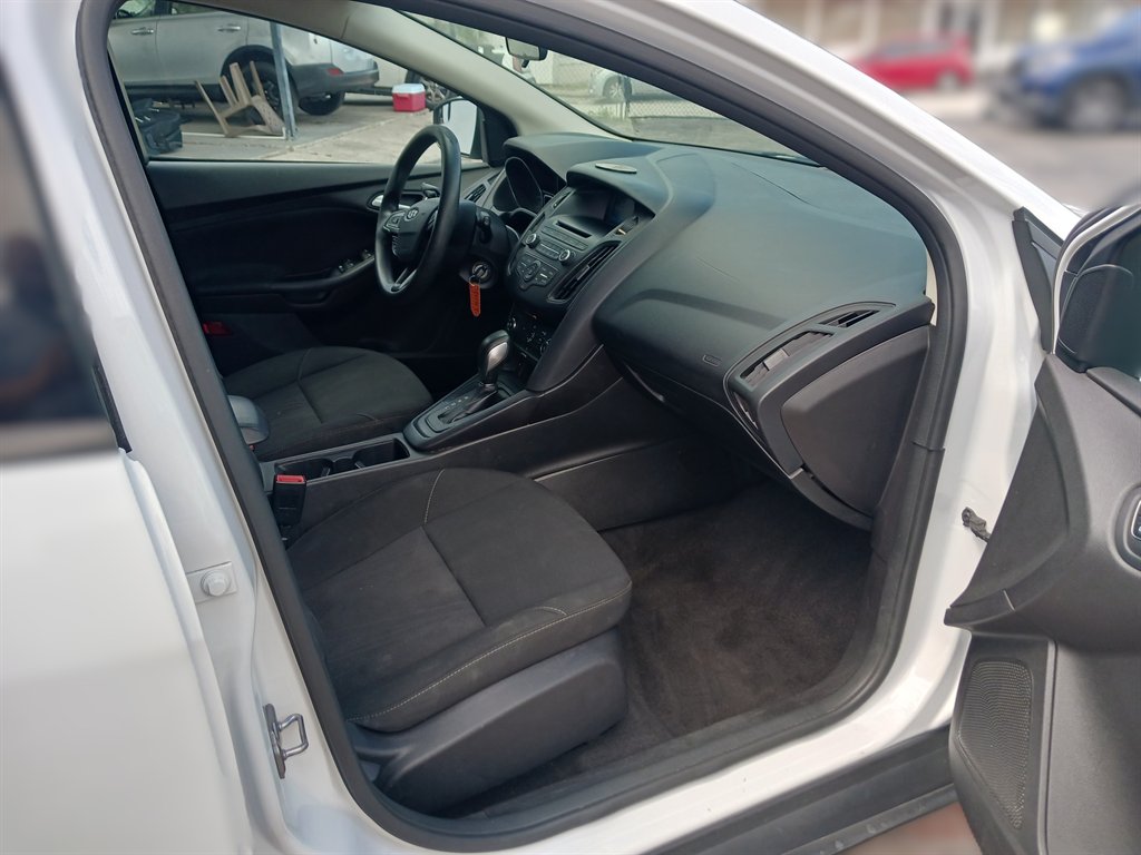 2017 Ford Focus - $3,990