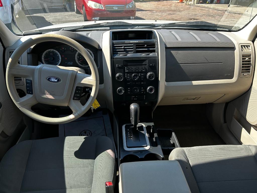 2009 Ford Escape XLS photo