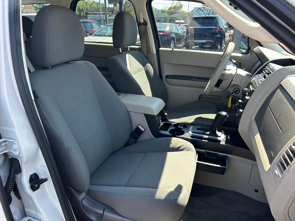 2009 Ford Escape XLS photo