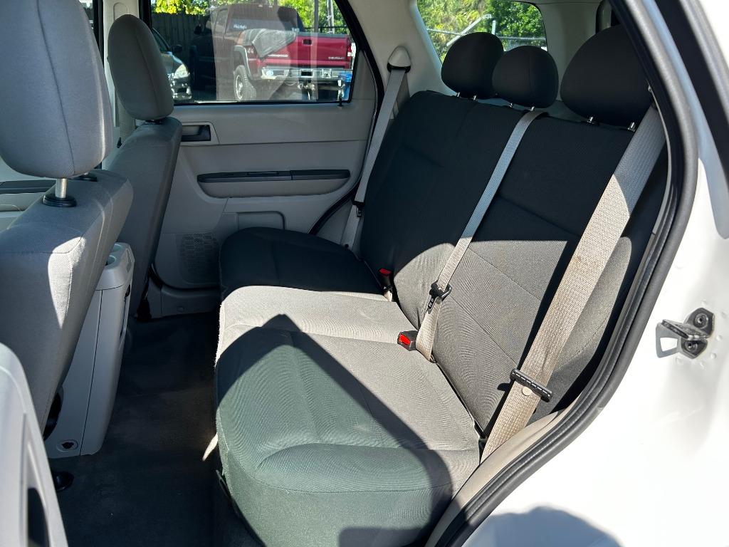 2009 Ford Escape XLS photo