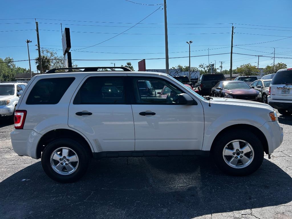 2009 Ford Escape XLS photo