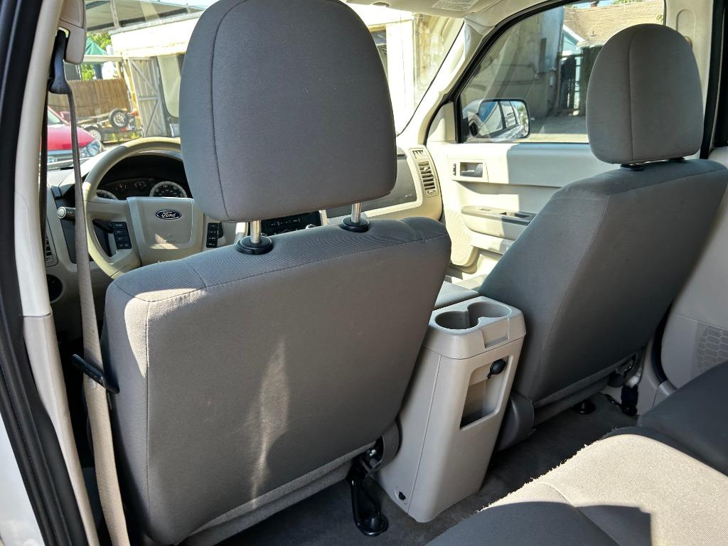 2009 Ford Escape XLS photo