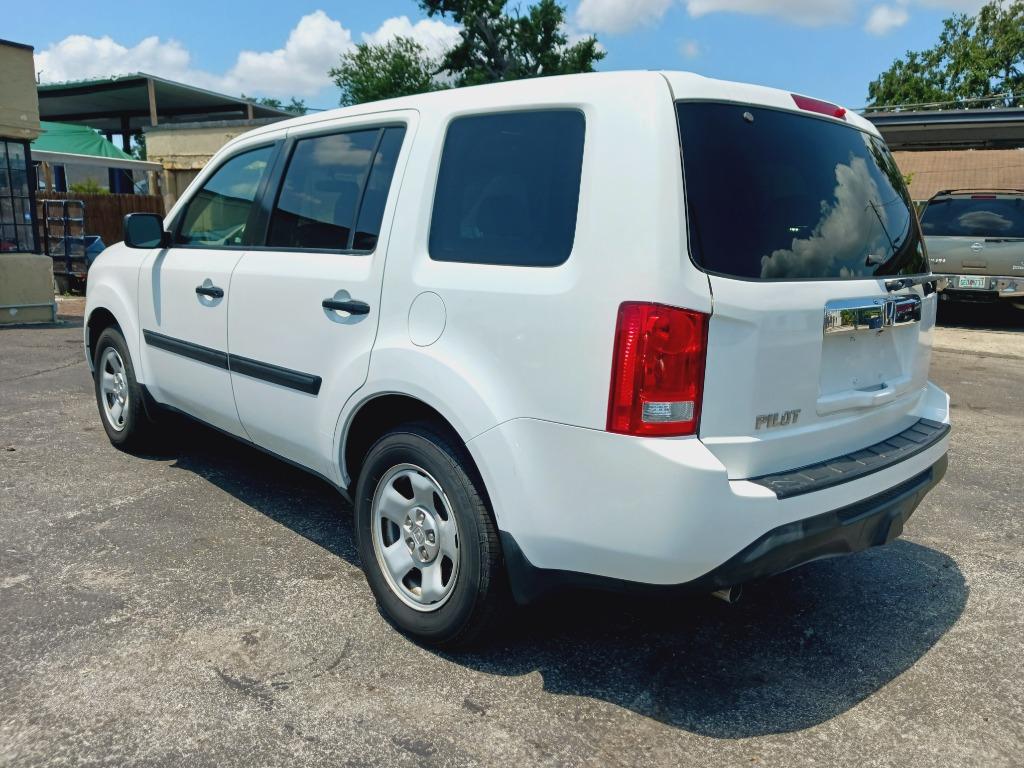 2015 Honda Pilot LX photo