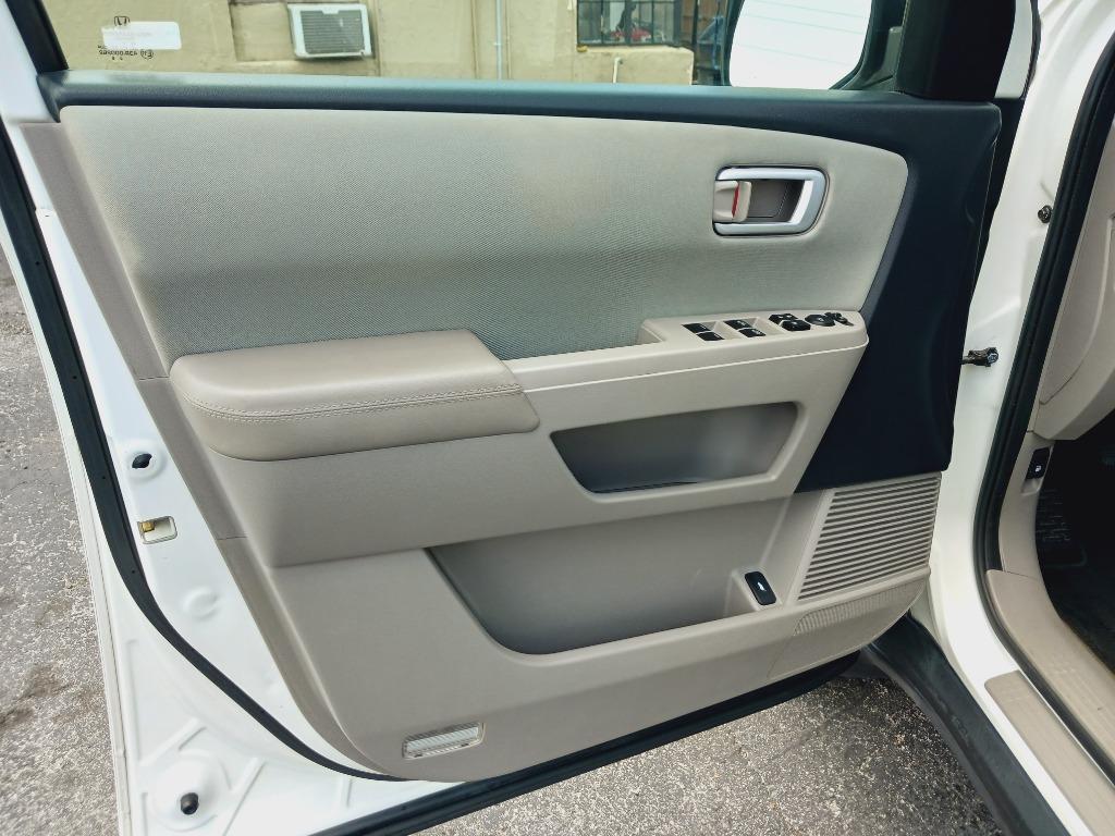 2015 Honda Pilot LX photo