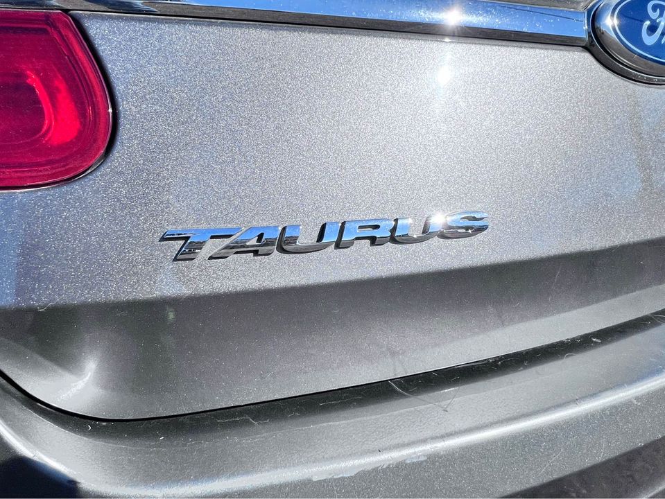 2012 Ford Taurus SEL photo