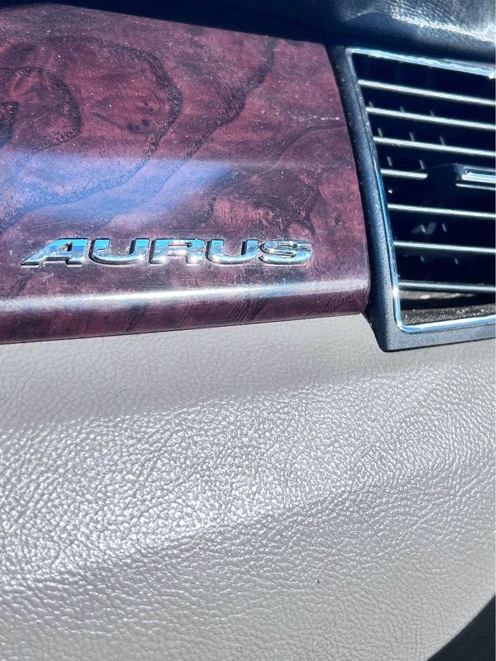 2012 Ford Taurus SEL photo