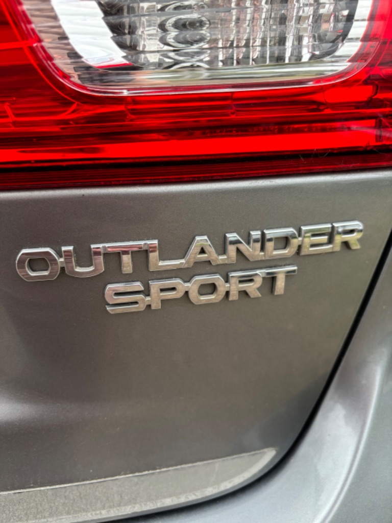 2014 Mitsubishi Outlander Sport ES photo