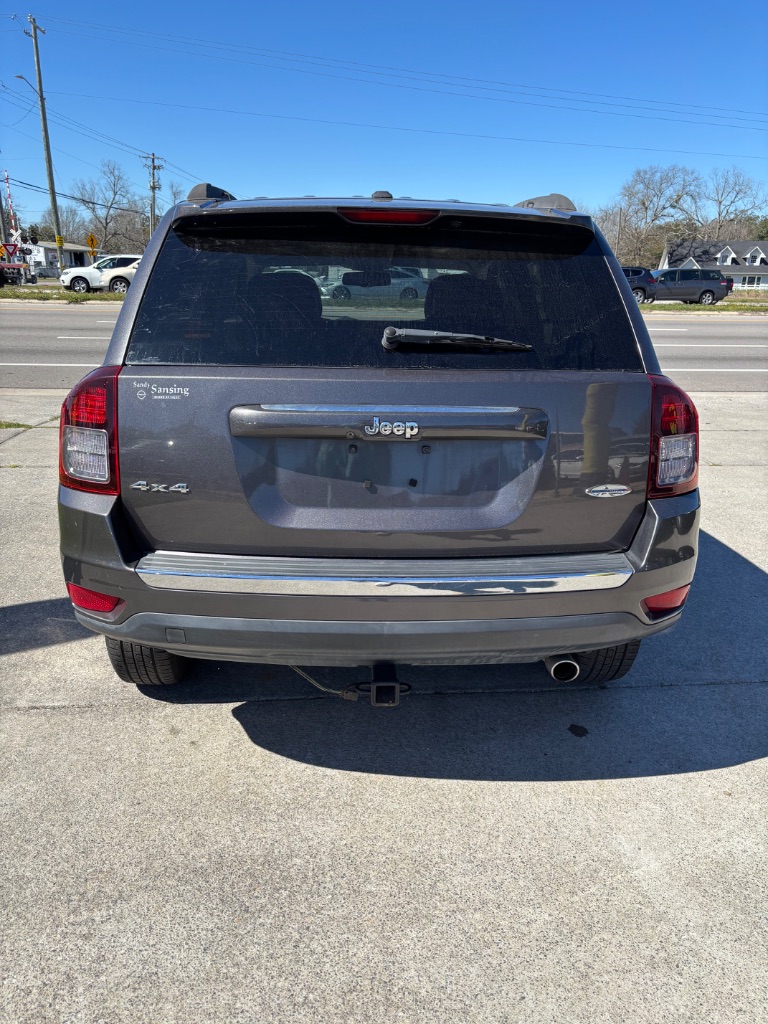 2016 Jeep Compass Latitude photo