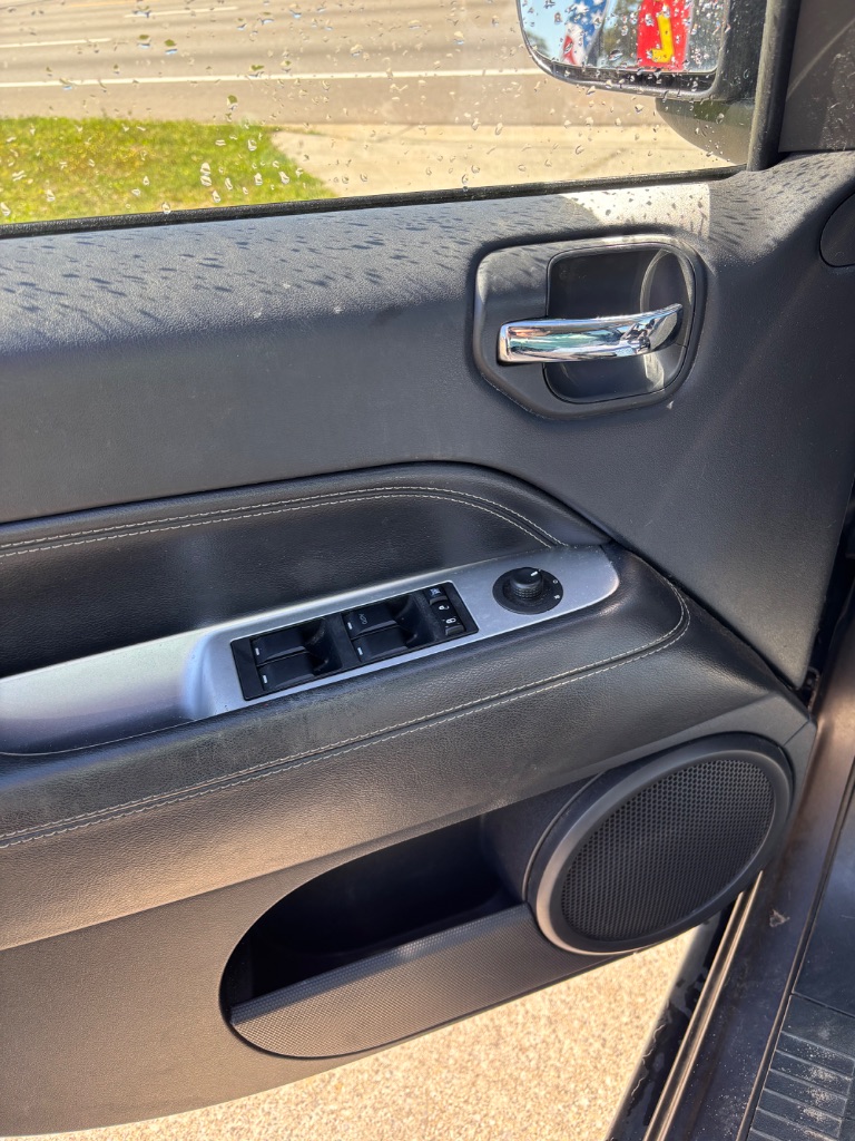 2016 Jeep Compass Latitude photo