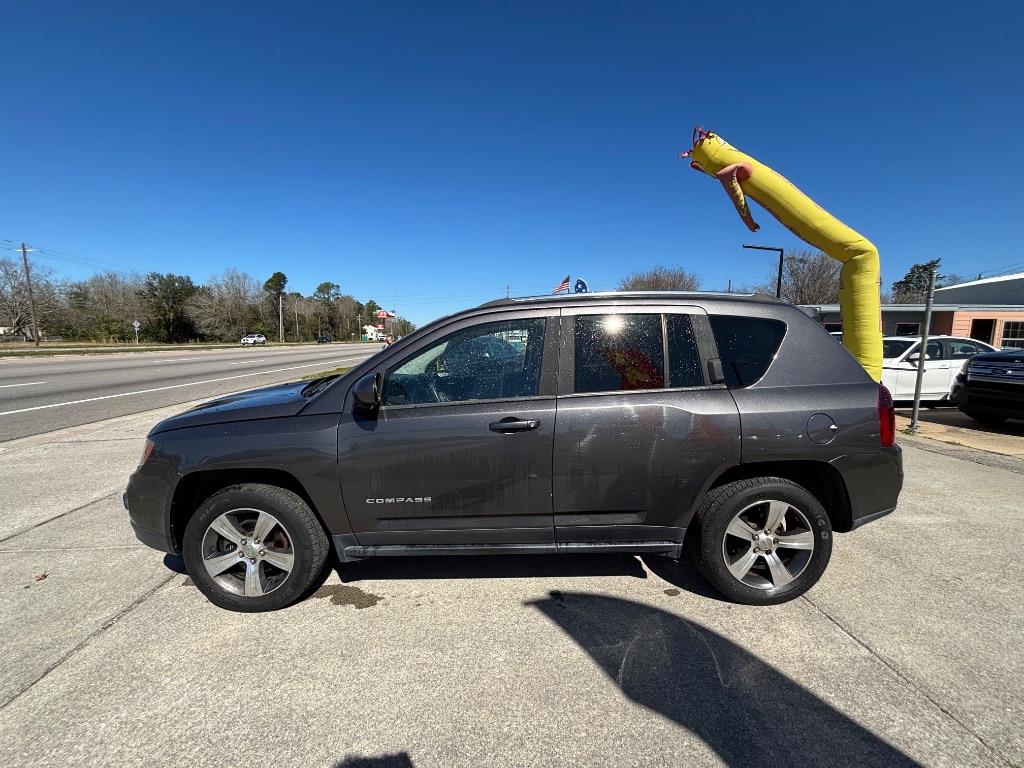 2016 Jeep Compass Latitude photo