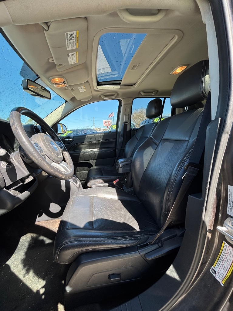 2016 Jeep Compass Latitude photo
