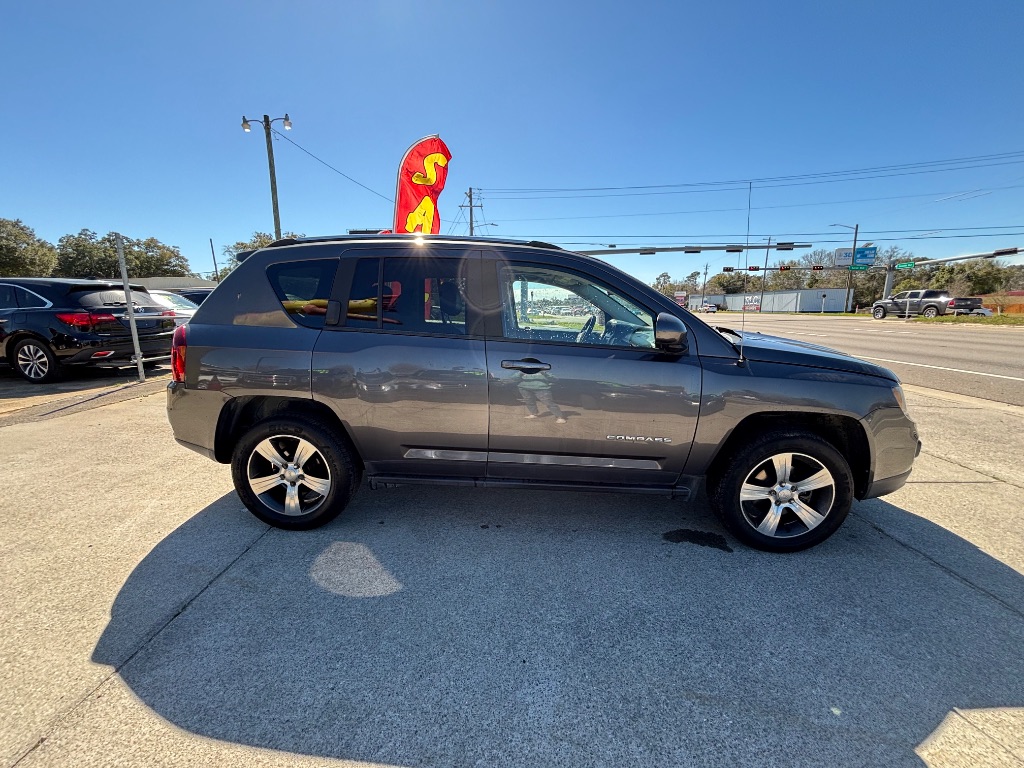 2016 Jeep Compass Latitude photo