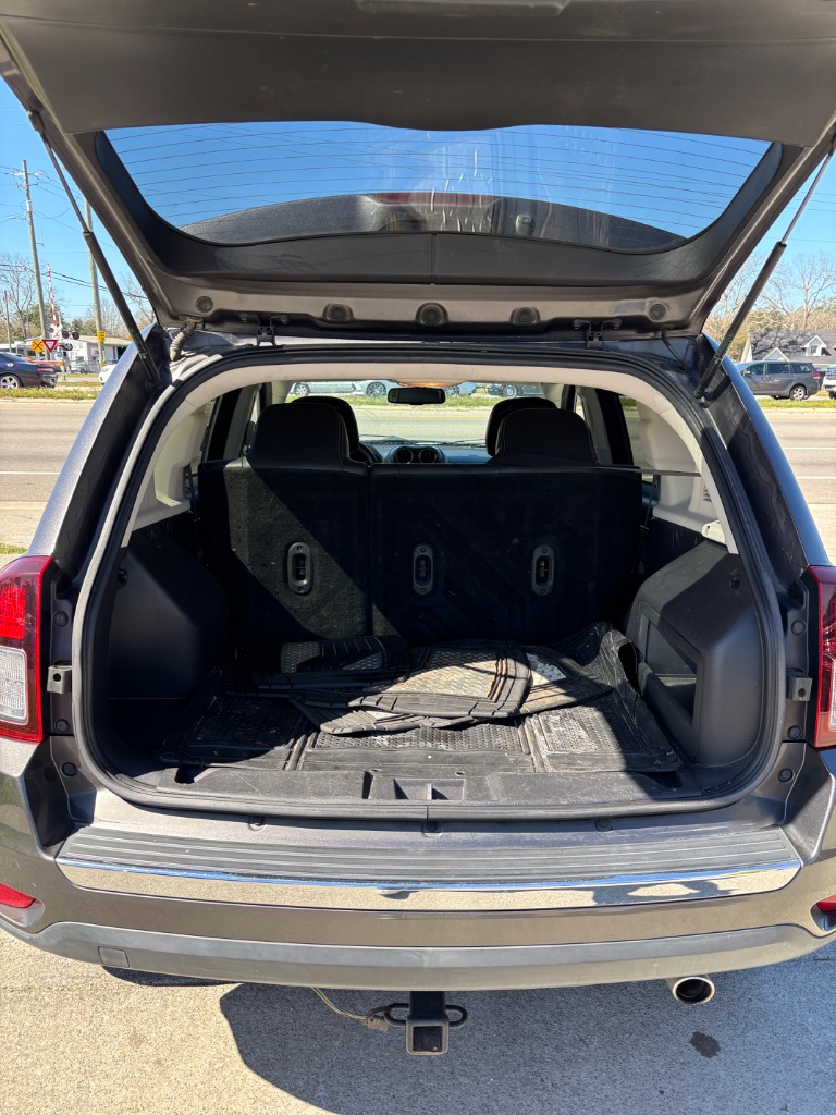 2016 Jeep Compass Latitude photo