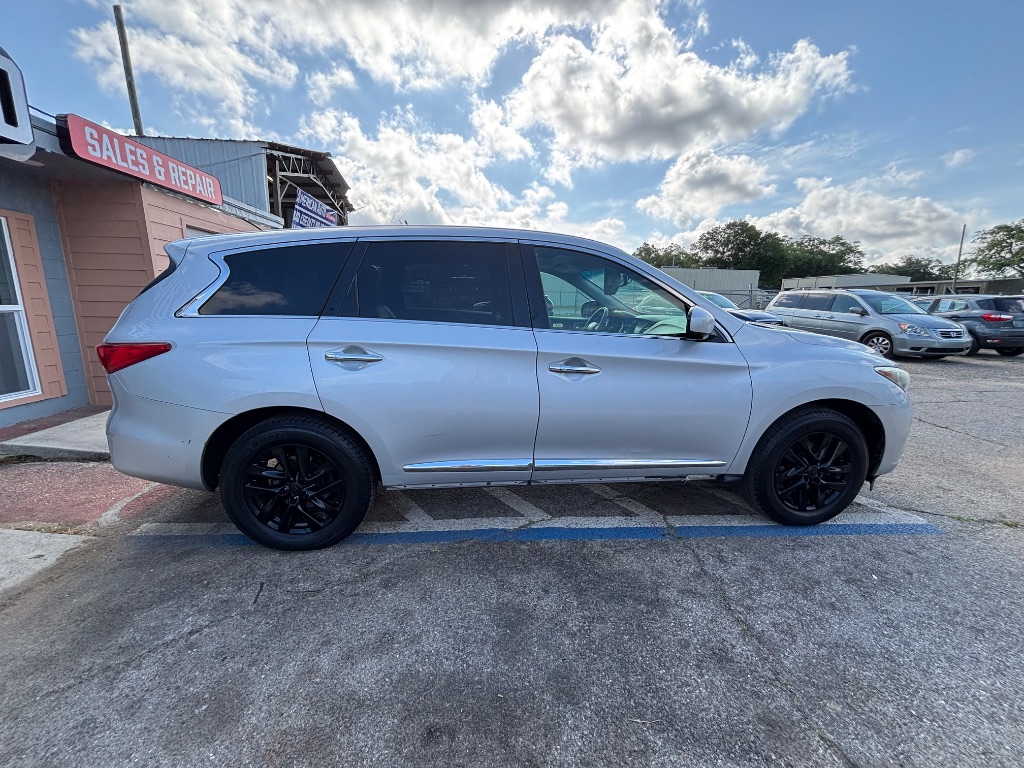 2013 Infiniti JX35 photo