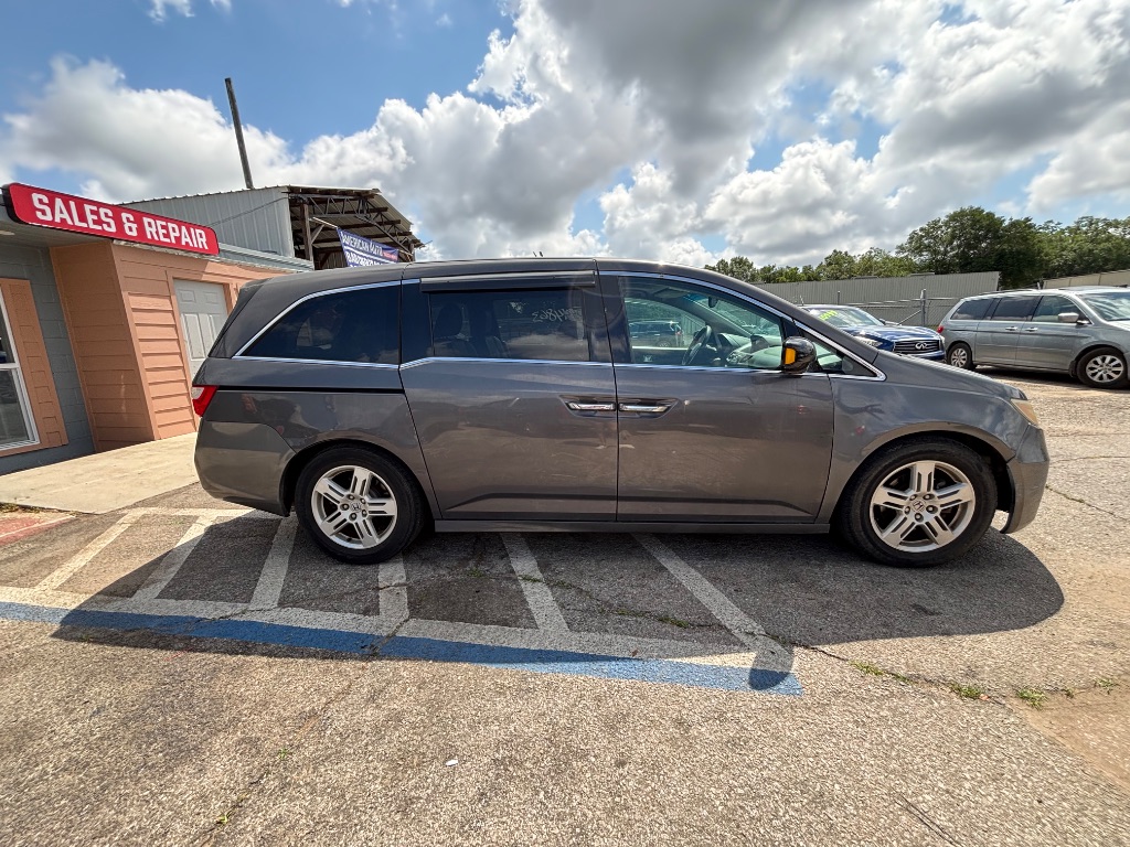 2012 Honda Odyssey Touring photo