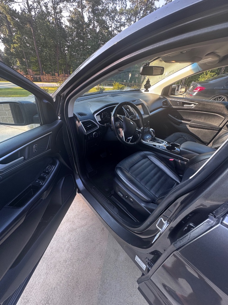 2015 Ford Edge - $8,500