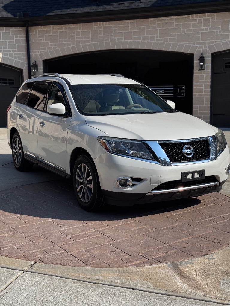 2014 Nissan Pathfinder - $5,500