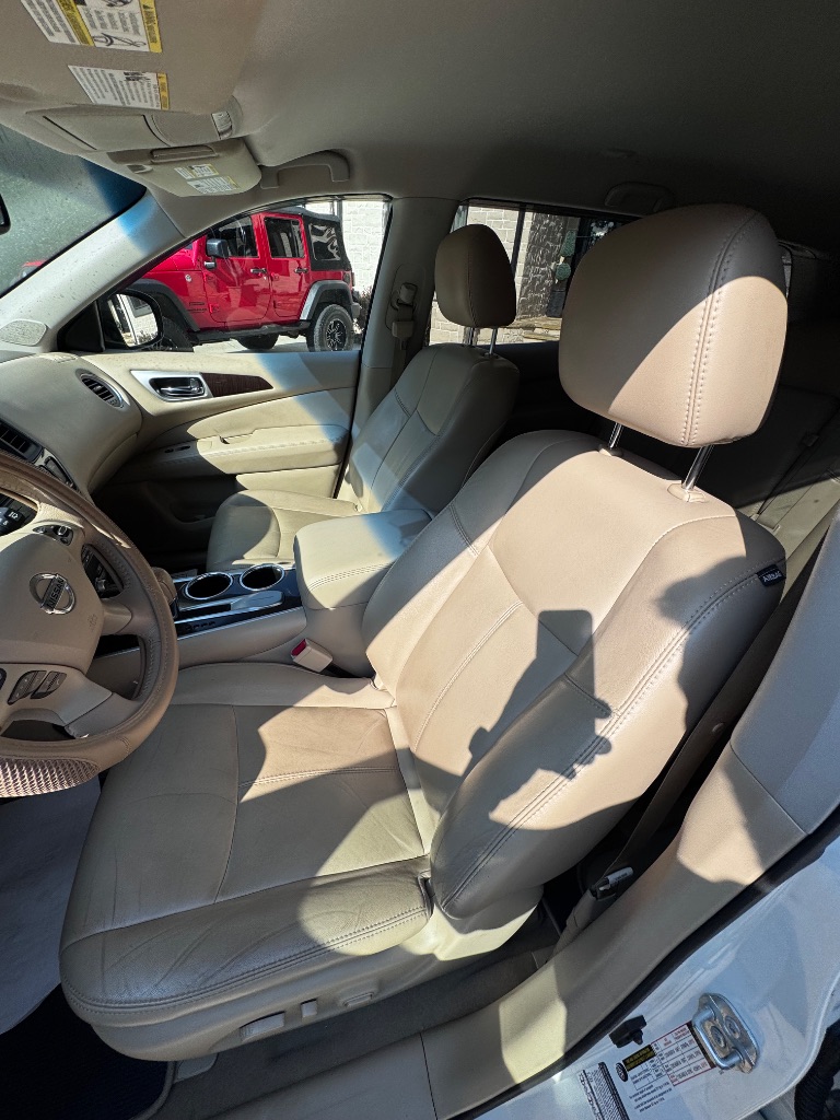 2014 Nissan Pathfinder - $5,500