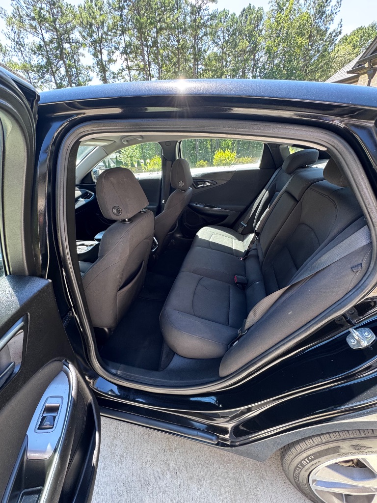 2022 Chevrolet Malibu - $9,900
