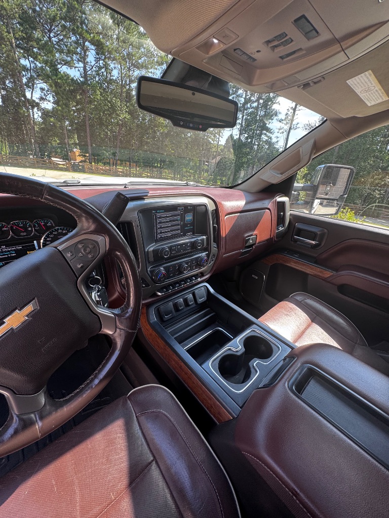2015 Chevrolet Silverado 2500HD - $27,999