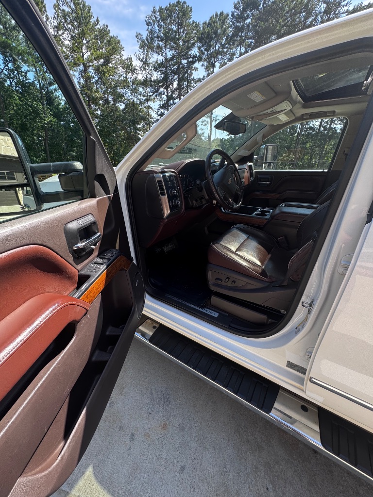 2015 Chevrolet Silverado 2500HD - $27,999