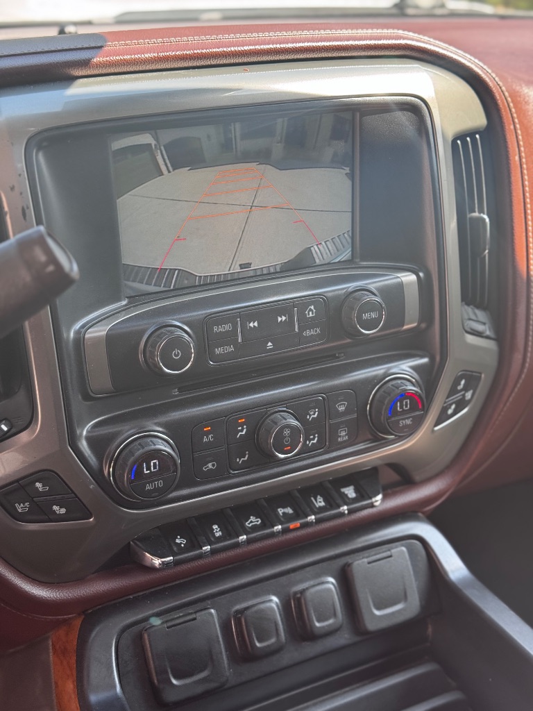 2015 Chevrolet Silverado 2500HD - $27,999