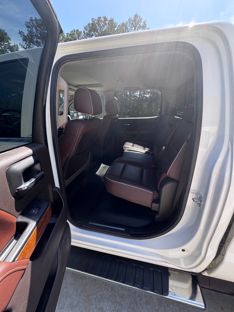 2015 Chevrolet Silverado 2500HD - $27,999